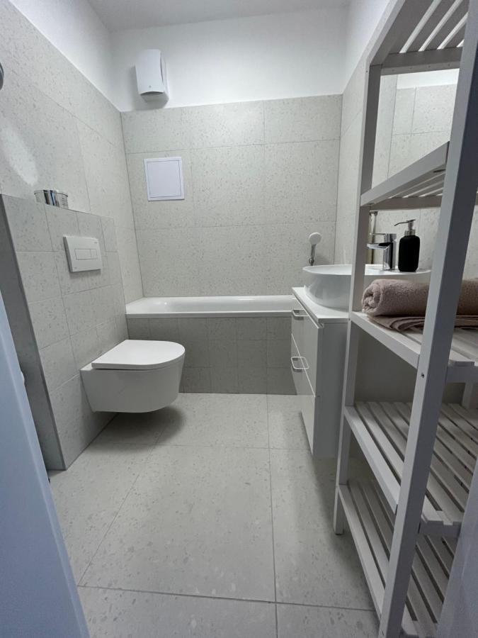 Cozy 1-Bedroom Condo Miloslavov 外观 照片