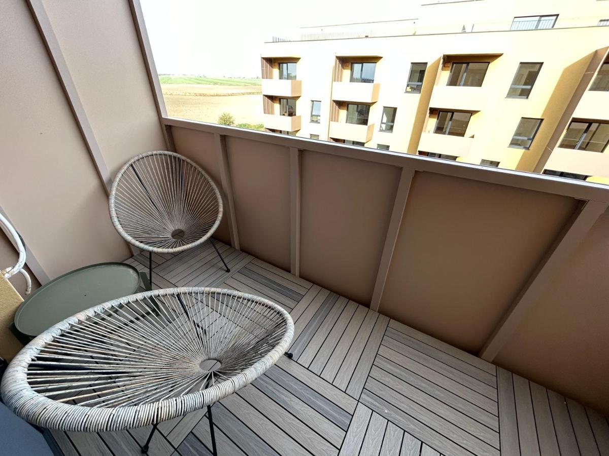 Cozy 1-Bedroom Condo Miloslavov 外观 照片